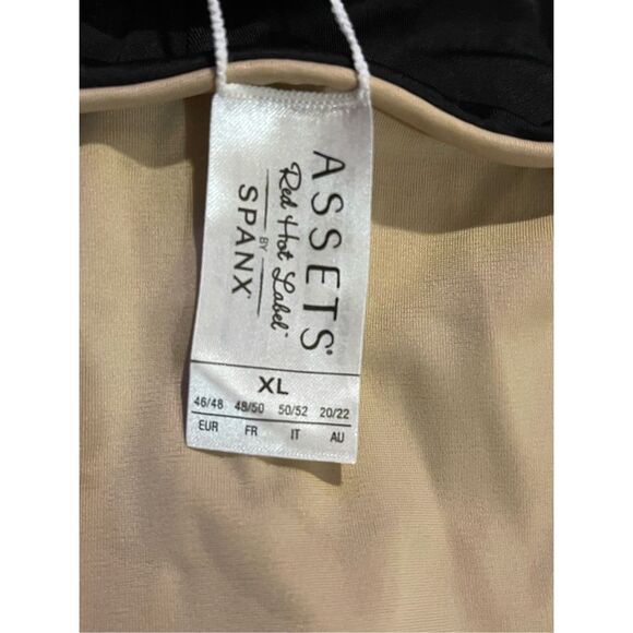 Assets Red Hot Label by Spanx XL Flipside Firmers Mid Thigh Reversible Shapers - Picture 3 of 11